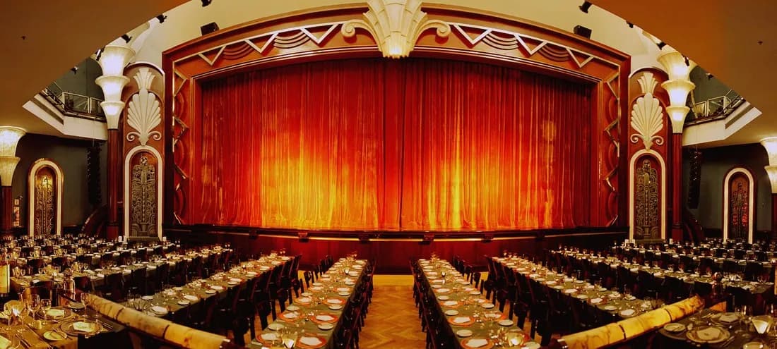 Tango Porteño hall, Centro